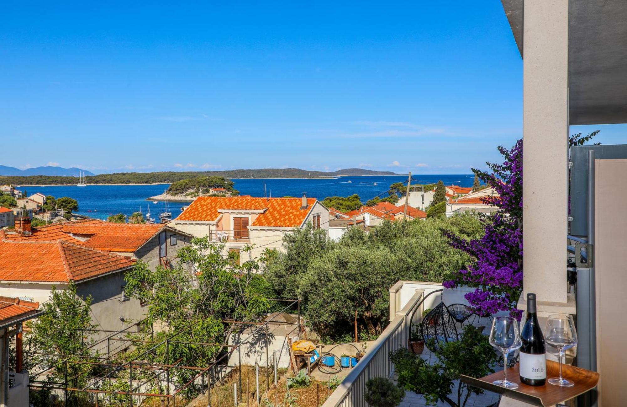 Juric 32 - Boutique Hvar Town