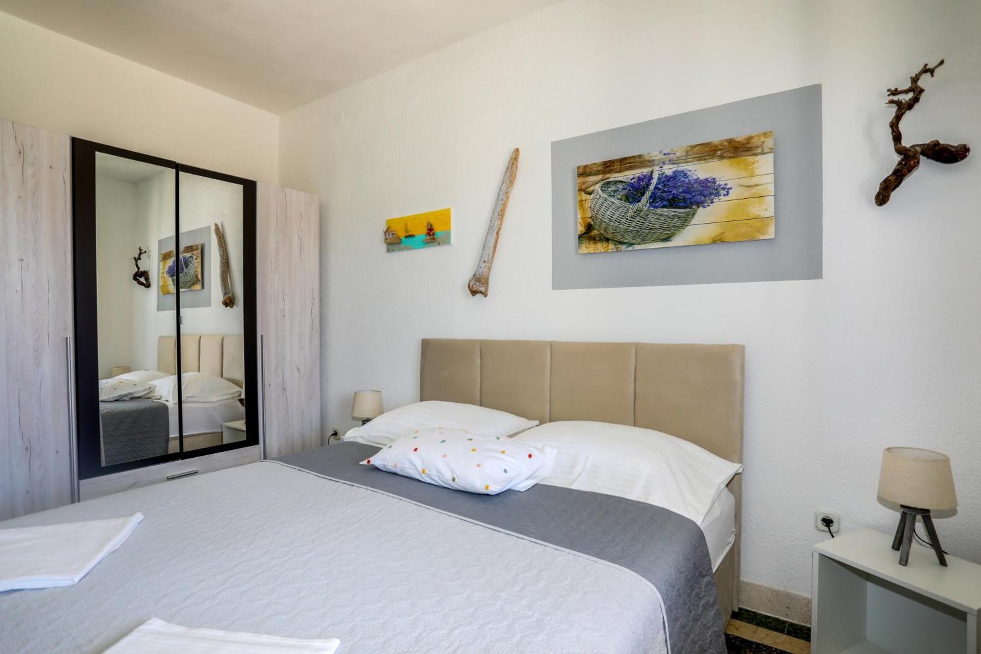 Juric 32 - Boutique Hvar Town